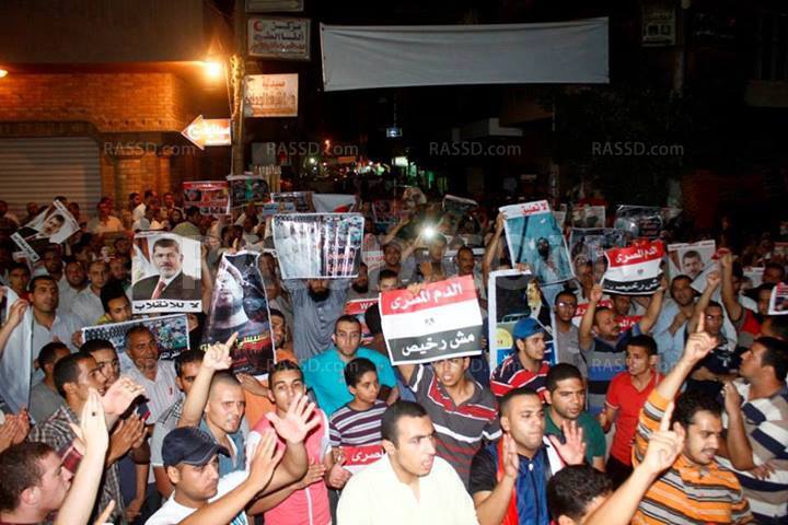 الآلاف يتظاهرون أمام مسجدالجندي بطنطا رفضا للإنقلاب العسكري